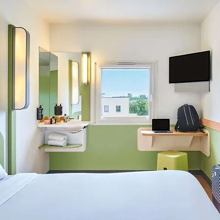 Ibis Budget Poitiers Nord Futuroscope 2*