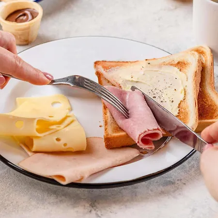 Ibis Budget Poitiers Nord Futuroscope Hotel 2*