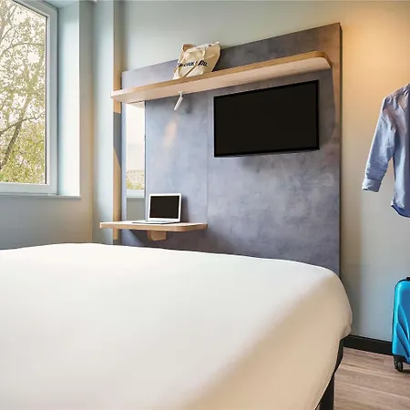 Ibis Budget Poitiers Nord Futuroscope Hotel 2*