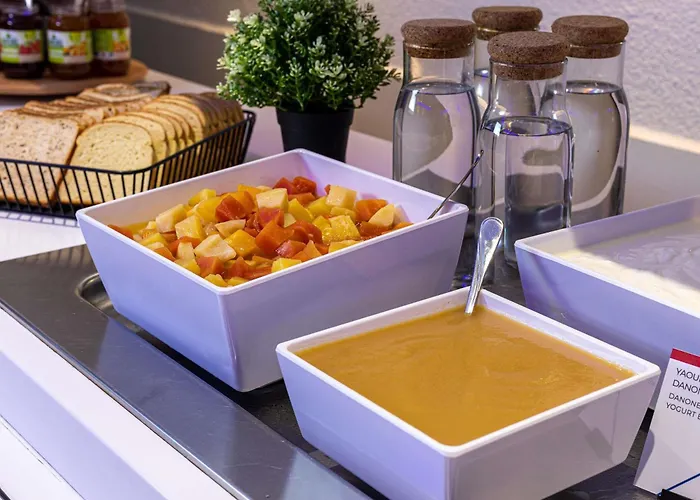 Ibis Budget Poitiers Nord Futuroscope Hotel 2*