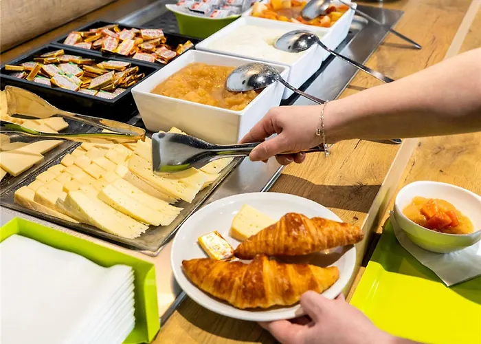 Ibis Budget Poitiers Nord Futuroscope Hotel 2*